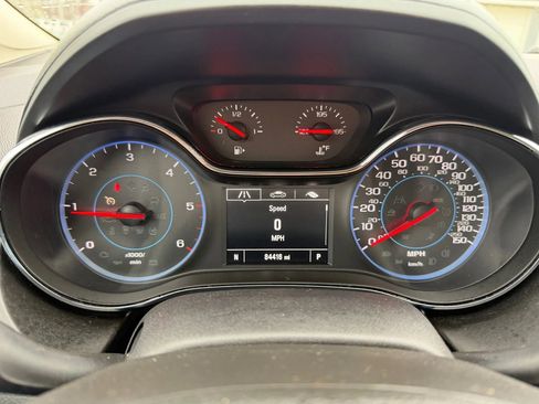 Used 2018 Chevrolet Cruze Premier image 18