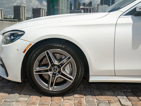 Used 2023 Mercedes-Benz E 350 4MATIC Sedan image 15