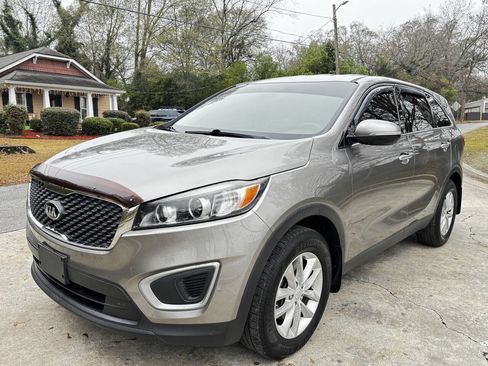 Used 2018 Kia Sorento L image 6