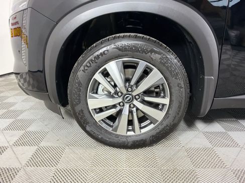 New 2026 Nissan Pathfinder SL FWD image 10