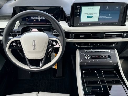 New 2026 Lincoln Aviator Black Label w/ Black Label Special Edition AWD/4WD image 13