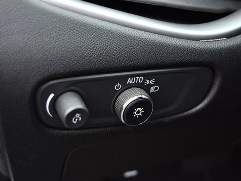 Used 2024 Chevrolet Malibu LT image 9