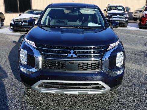 Used 2023 Mitsubishi Outlander SE image 11