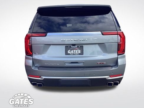 Used 2025 GMC Yukon XL Denali AWD/4WD image 7