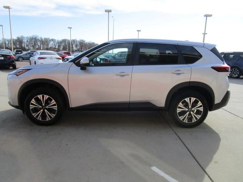 Used 2022 Nissan Rogue SV AWD/4WD image 6