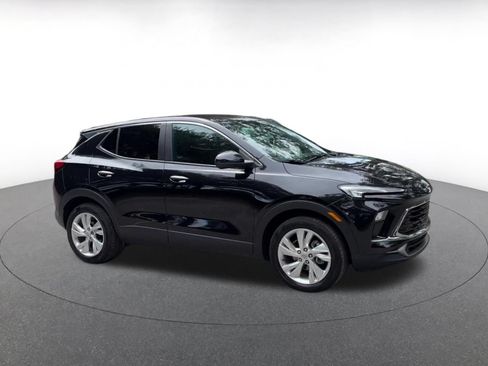 Used 2025 Buick Encore GX Preferred FWD image 2