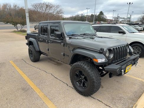 Used 2020 Jeep Gladiator Sport w/ Quick Order Package 24S image 3