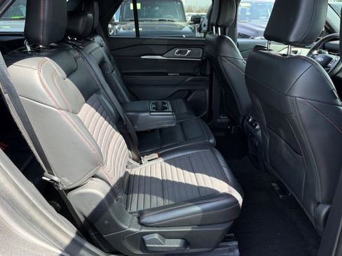 Used 2025 Ford Explorer ST-Line w/ ST-Line Street Pack AWD/4WD image 23