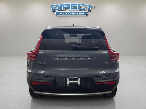Used 2021 Volvo XC40 T4 Momentum FWD image 5
