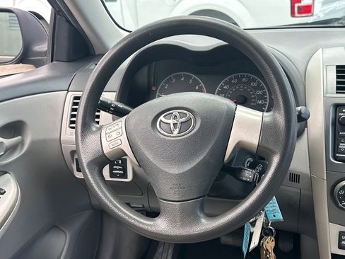 Used 2013 Toyota Corolla LE image 16