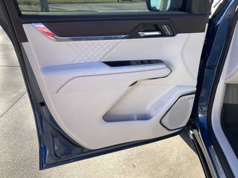 Certified 2024 GMC Acadia Denali image 13