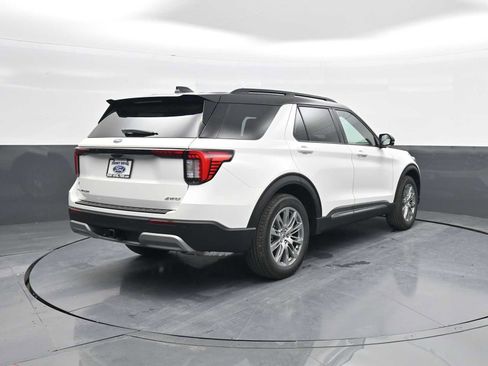 New 2026 Ford Explorer Platinum image 7