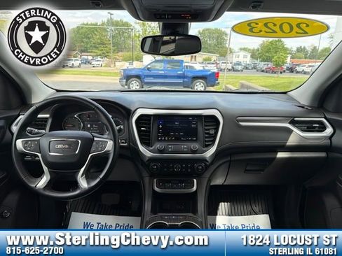 Used 2023 GMC Acadia SLT AWD/4WD image 9