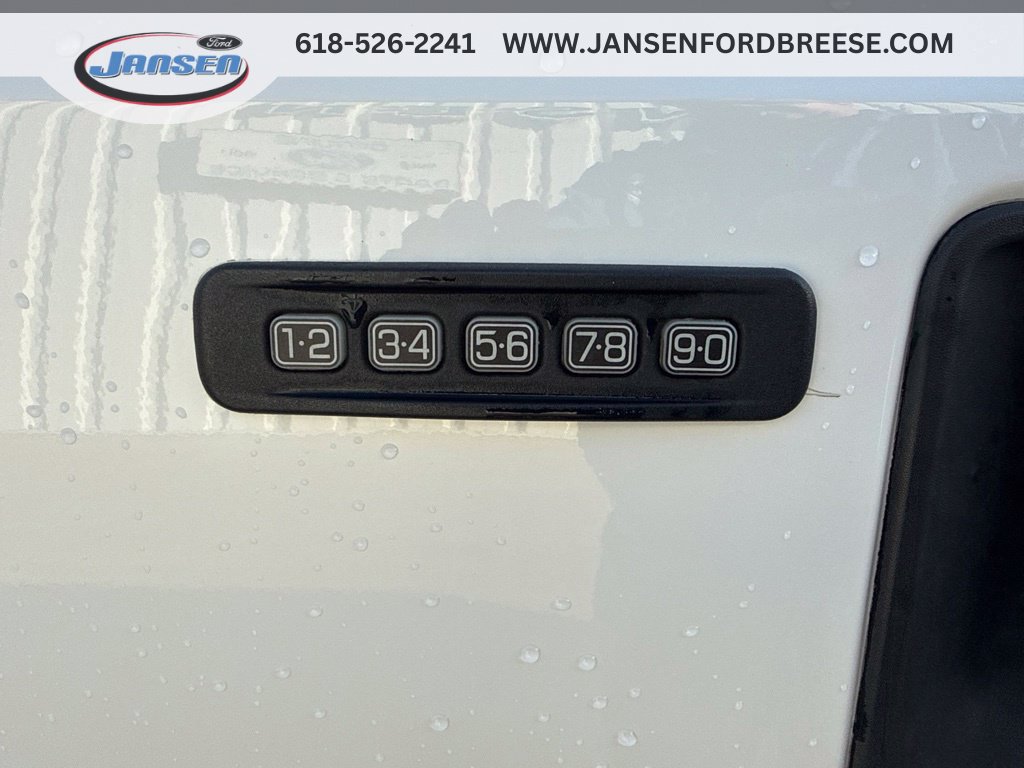 Used 2016 Ford F350 XLT w/ XLT Interior Package RWD image 9
