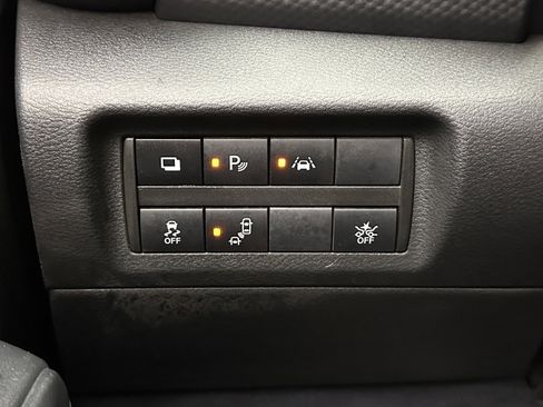 Used 2022 Nissan Kicks S image 19