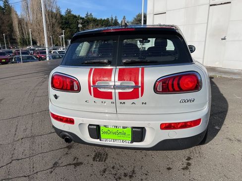 Used 2019 MINI Cooper Clubman Iconic w/ Premium Package image 5