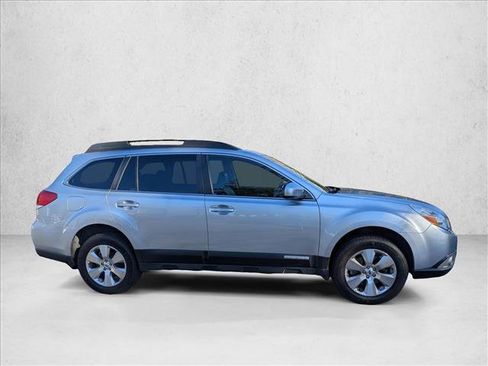 Used 2012 Subaru Outback 3.6R Limited w/ Moonroof Pkg image 4