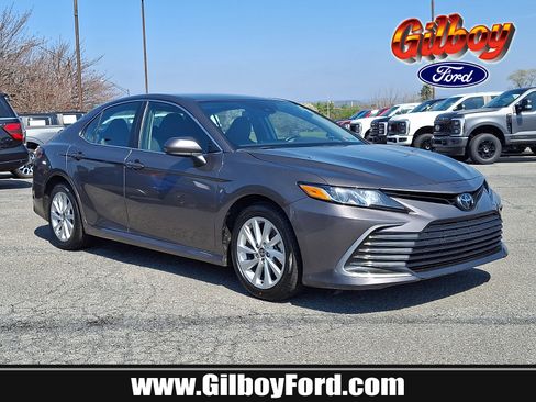 Used 2024 Toyota Camry LE image 1