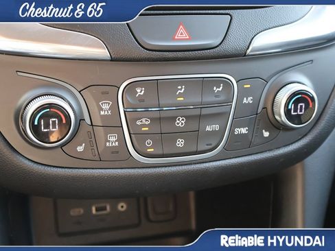 Used 2019 Chevrolet Equinox LT w/ Driver Convenience Package FWD image 36