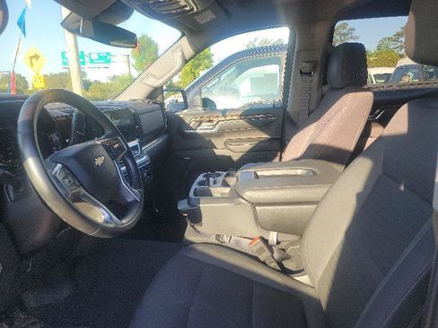 Used 2023 Chevrolet Silverado 1500 LT AWD/4WD image 5