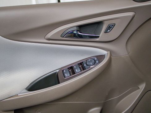 Used 2024 Chevrolet Malibu LT image 11