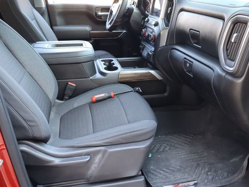Used 2021 Chevrolet Silverado 1500 LT Trail Boss w/ Convenience Package II AWD/4WD image 16