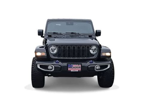 Used 2024 Jeep Gladiator Sport AWD/4WD image 3