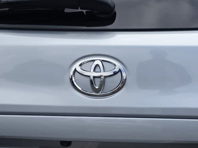 Certified 2023 Toyota Corolla Cross XLE w/ Convenience Package FWD image 9