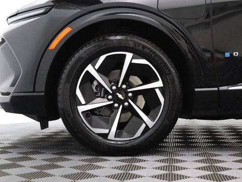 Certified 2024 Chevrolet Equinox EV LT FWD image 4