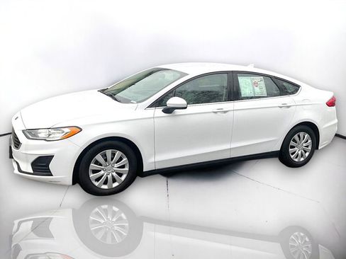 Used 2020 Ford Fusion S image 2