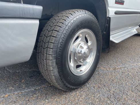 Used 2000 Dodge Ram 2500 Truck SLT image 10