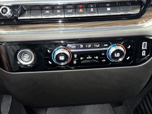 Used 2023 GMC Sierra 1500 Elevation image 13