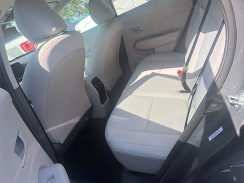 Used 2025 Hyundai Kona SEL FWD image 4