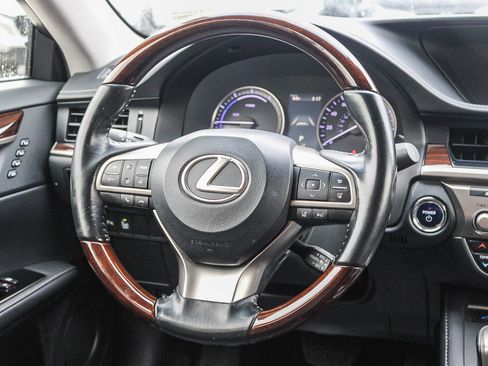 Used 2017 Lexus ES 300h image 16