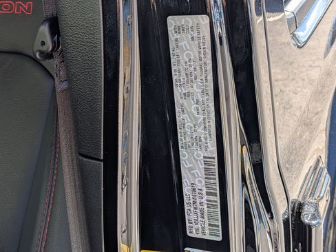 Used 2021 Jeep Wrangler Unlimited Rubicon AWD/4WD image 27