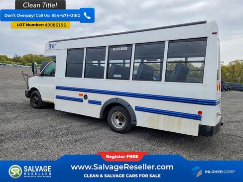 Used 2009 GMC Savana 3500 RWD image 3
