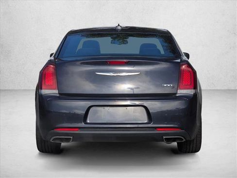 Used 2019 Chrysler 300 S image 6