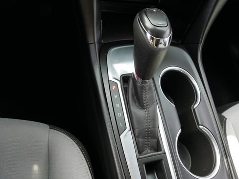 Used 2020 Chevrolet Equinox LS w/ LS Convenience Package image 24