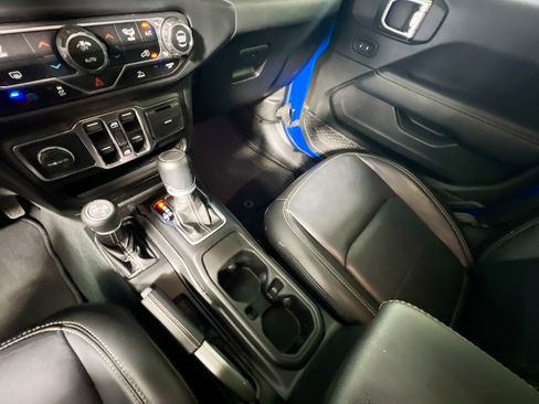 Used 2022 Jeep Wrangler Unlimited Sahara image 26