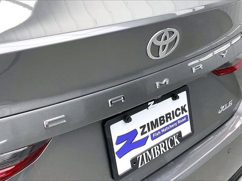 Used 2025 Toyota Camry XLE image 9