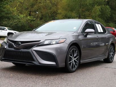 Used 2021 Toyota Camry SE w/ Convenience Package