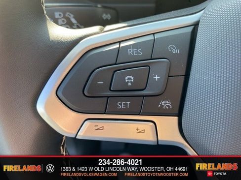 New 2024 Volkswagen Tiguan SE image 30