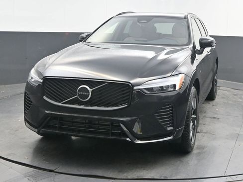 New 2026 Volvo XC60 T8 Core w/ Climate Package image 3