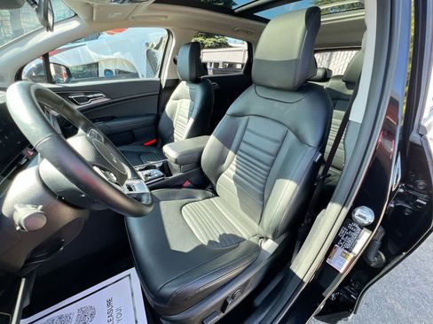 Certified 2025 Kia Sportage SX AWD/4WD image 11