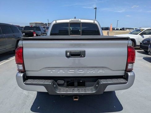 Used 2017 Toyota Tacoma SR RWD image 4