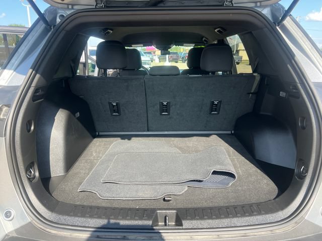Used 2025 Chevrolet Equinox LT FWD image 16
