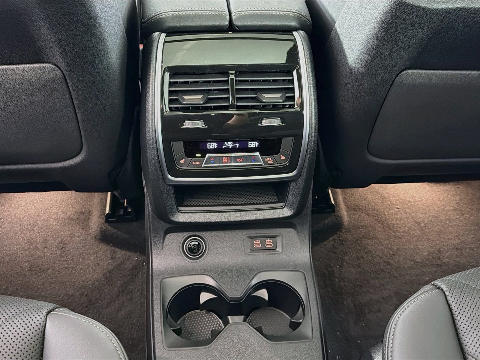 New 2027 BMW X7 xDrive40i w/ Executive Package AWD/4WD image 28