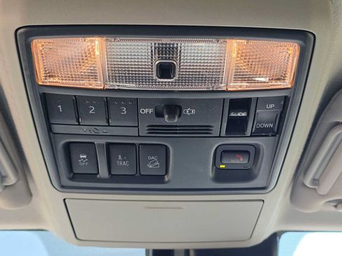 Certified 2022 Toyota 4Runner SR5 Premium w/ Moonroof Package AWD/4WD image 33