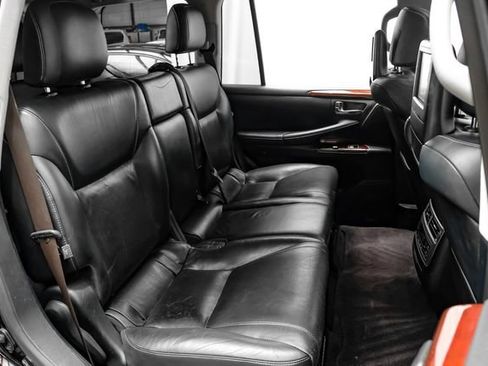 Used 2014 Lexus LX 570 4WD image 37