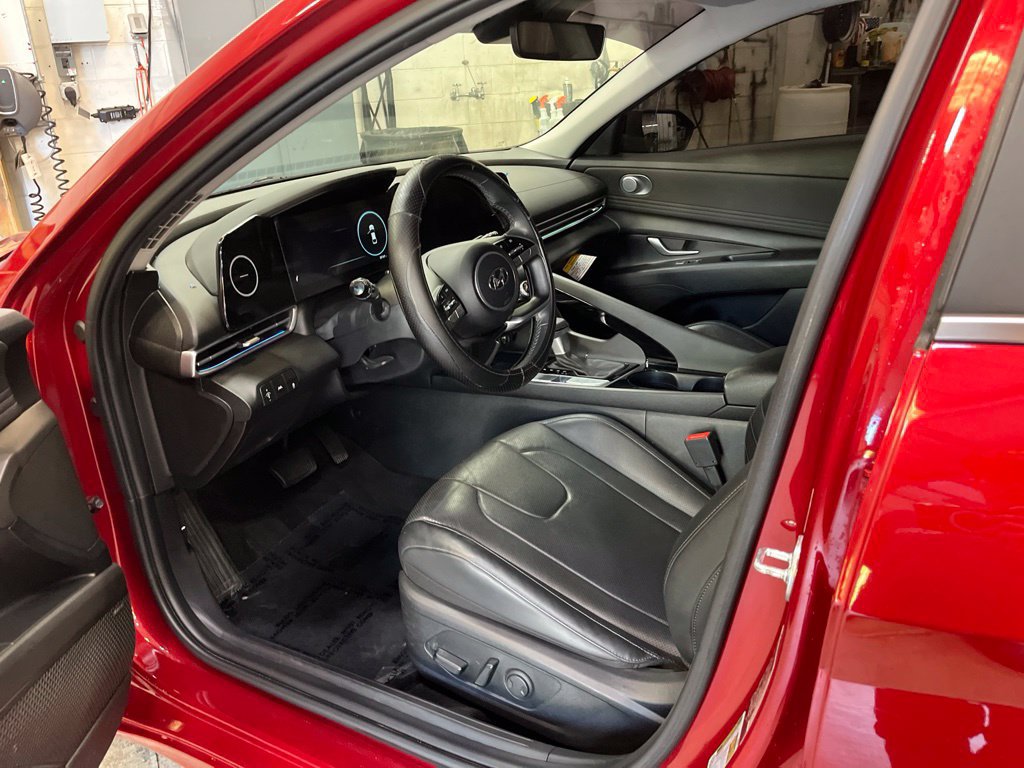 Used 2023 Hyundai Elantra Limited FWD image 11